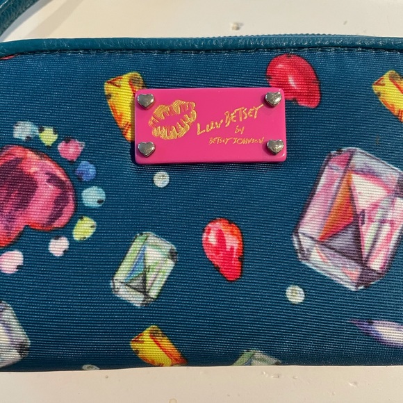 3 for $30 Betsey Johnson Wristlet - Picture 4 of 4
